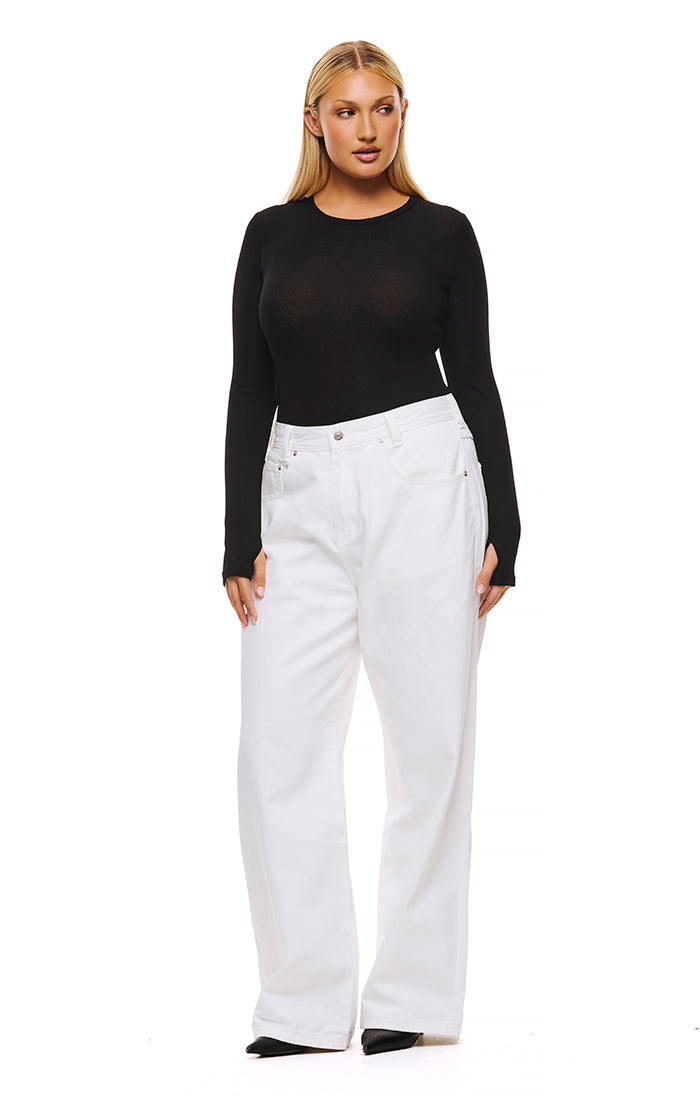 THE MAXWELL WHITE JEAN | model