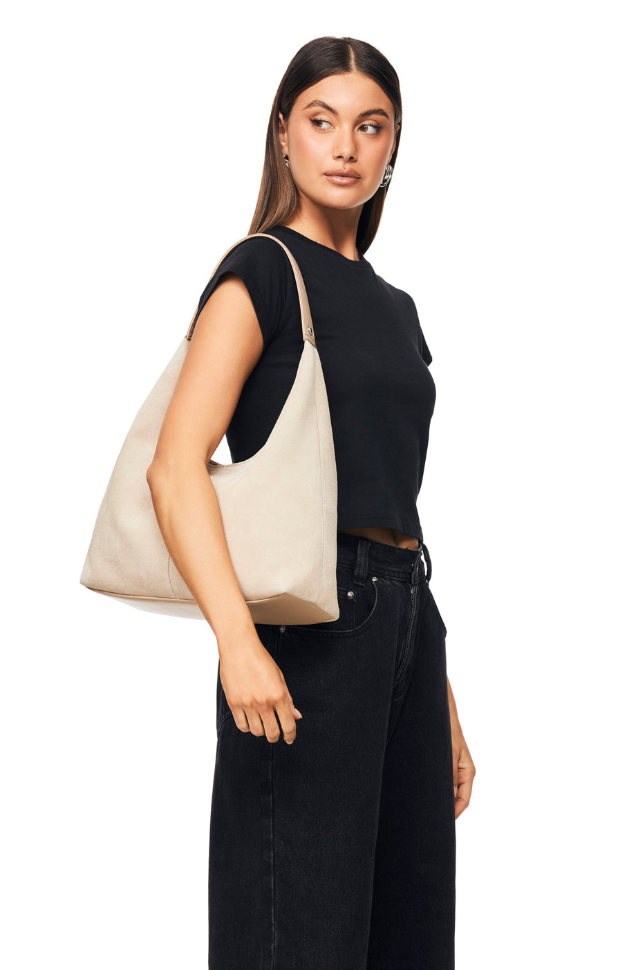 THE RENEE SAND | model