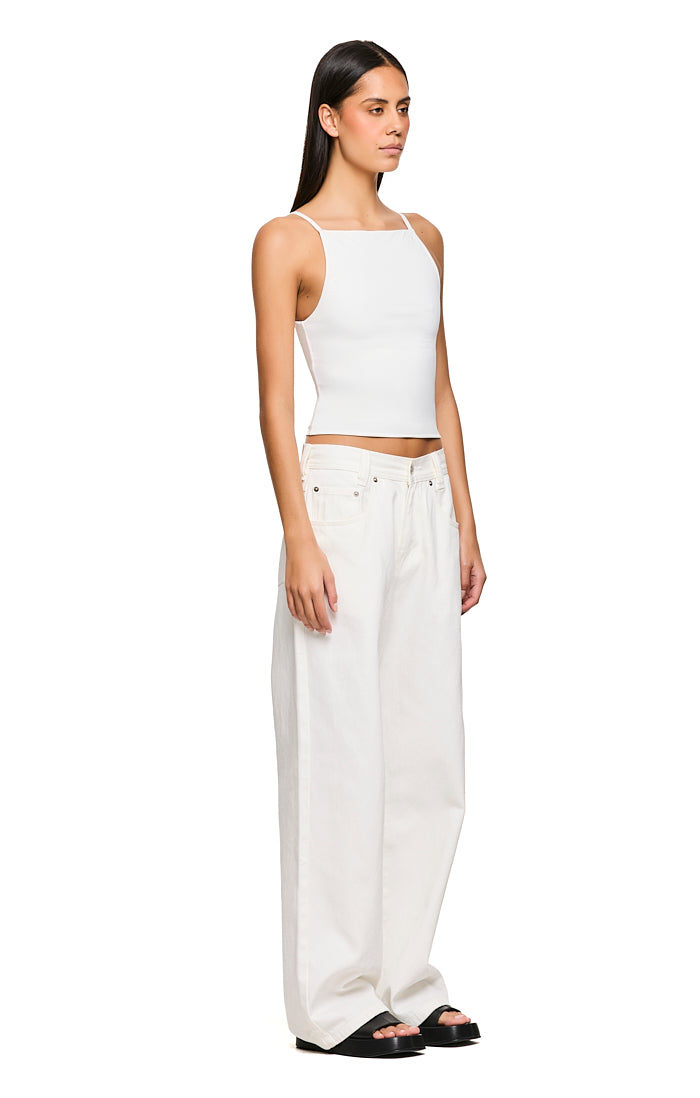 THE DEJA WHITE TANK | MODEL