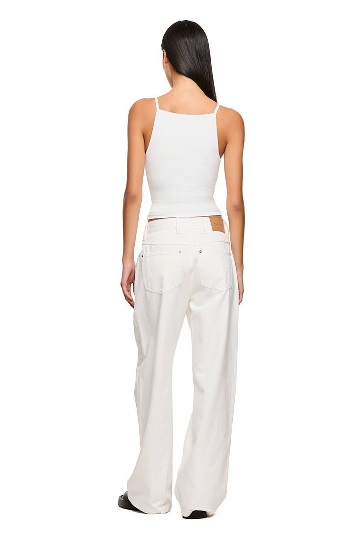 THE DEJA WHITE TANK | MODEL