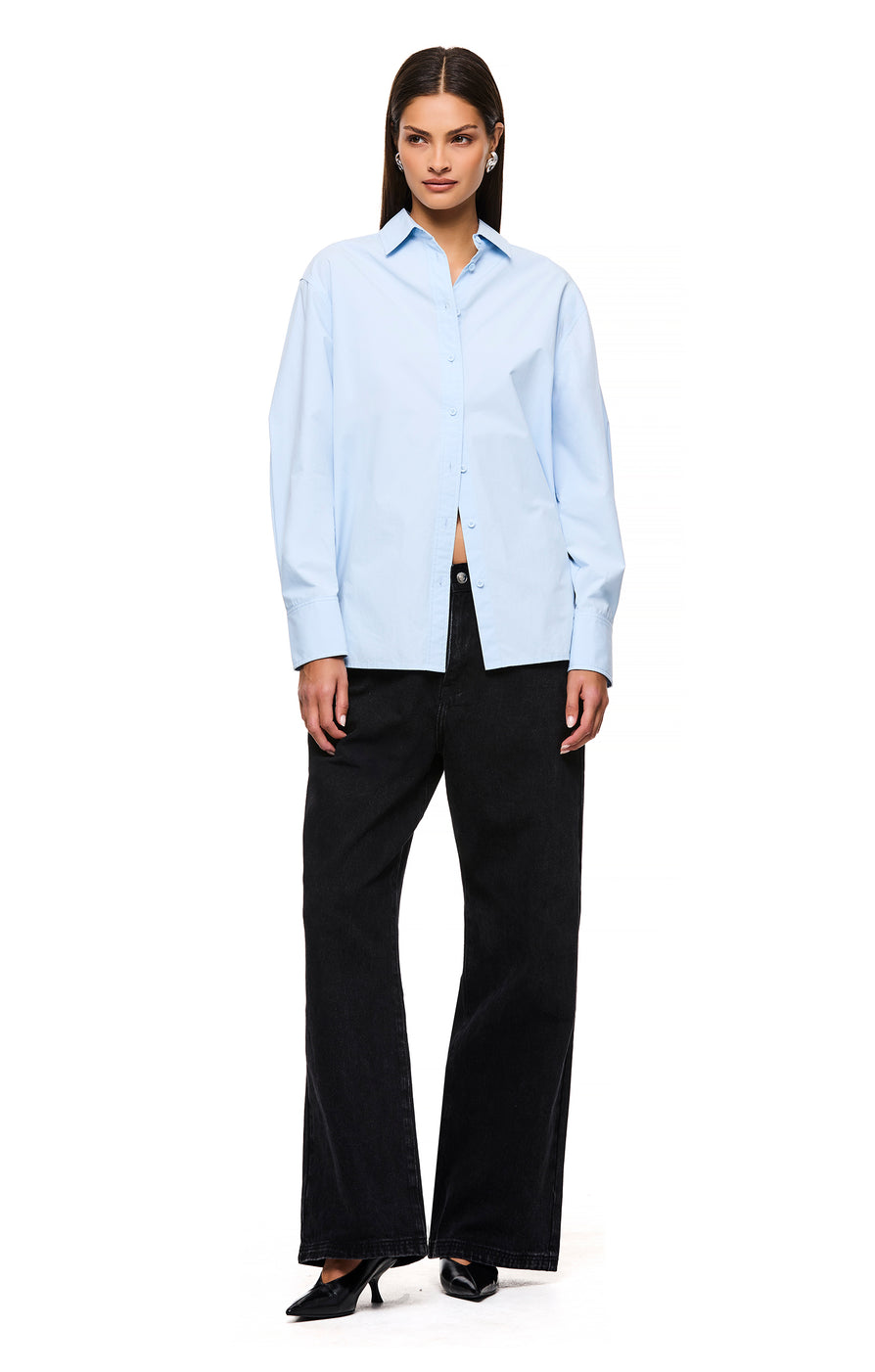 THE TESSA LIGHT BLUE SHIRT | model