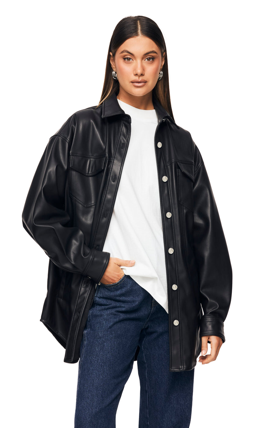 THE MATTHEWS BLACK SHIRT | model
