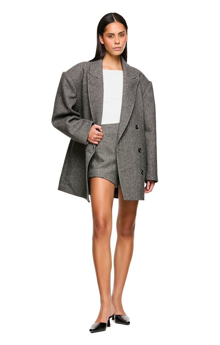 THE LINCOLN GREY BLAZER | model