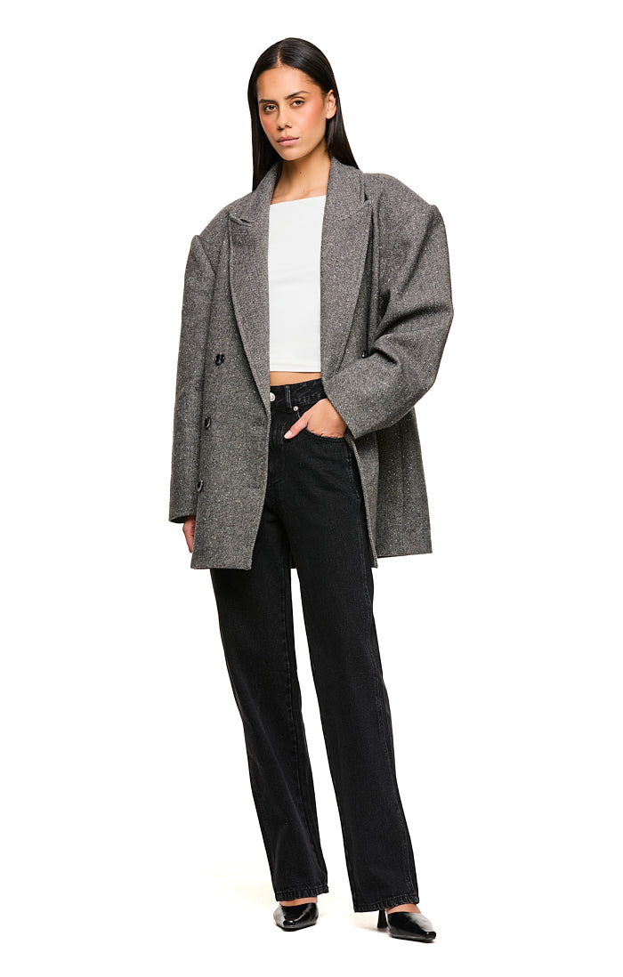 THE LINCOLN GREY BLAZER | model