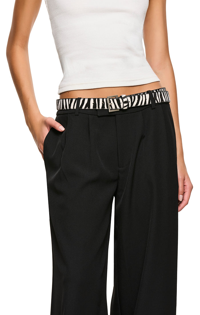 THE DUKE ZEBRA BELT | model
