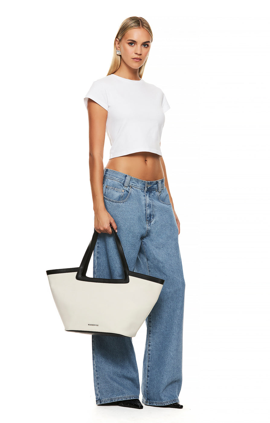 THE PORTIA CANVAS TOTE | model