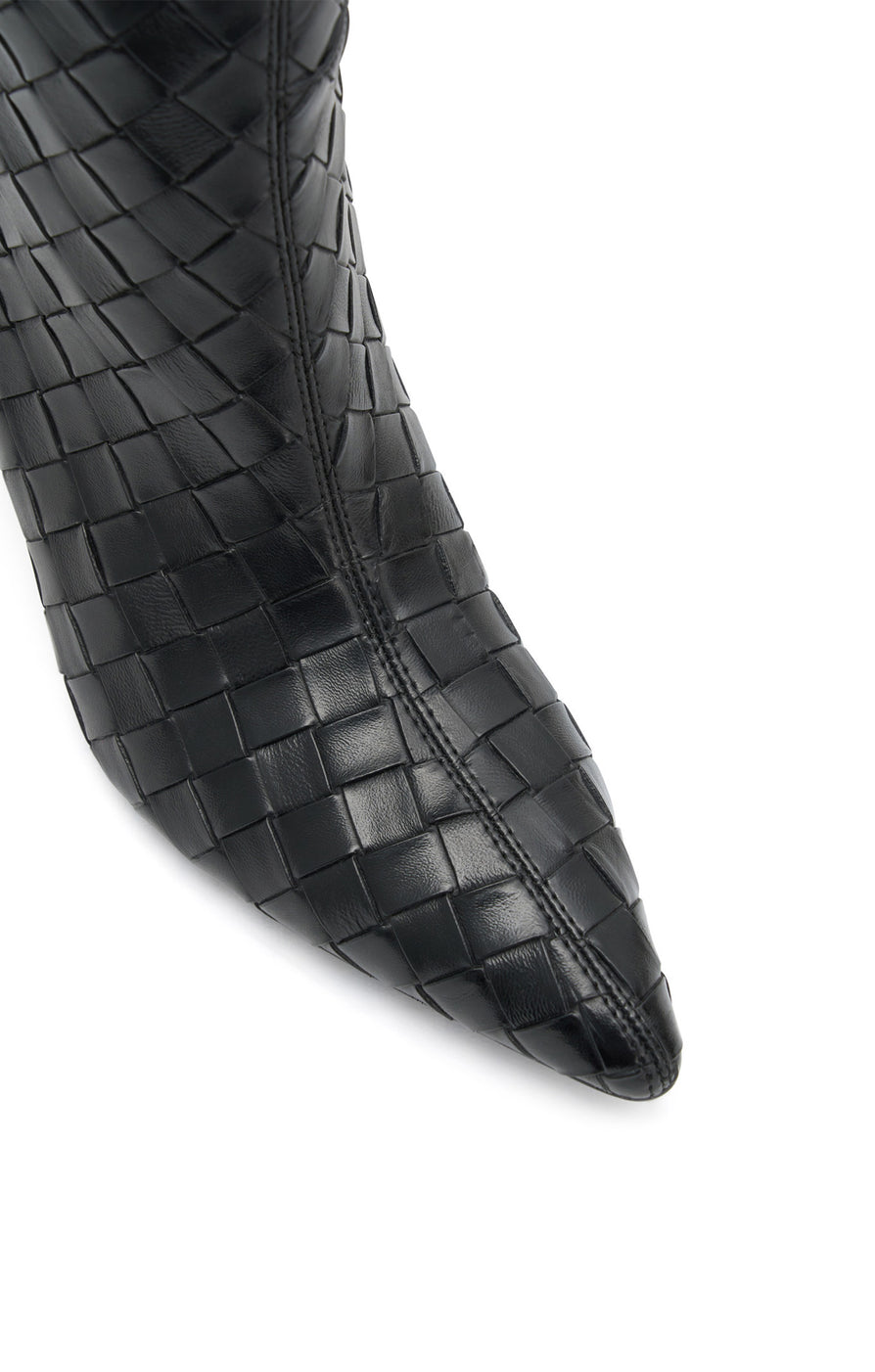THE SEREN BLACK CROSSHATCH BOOT |