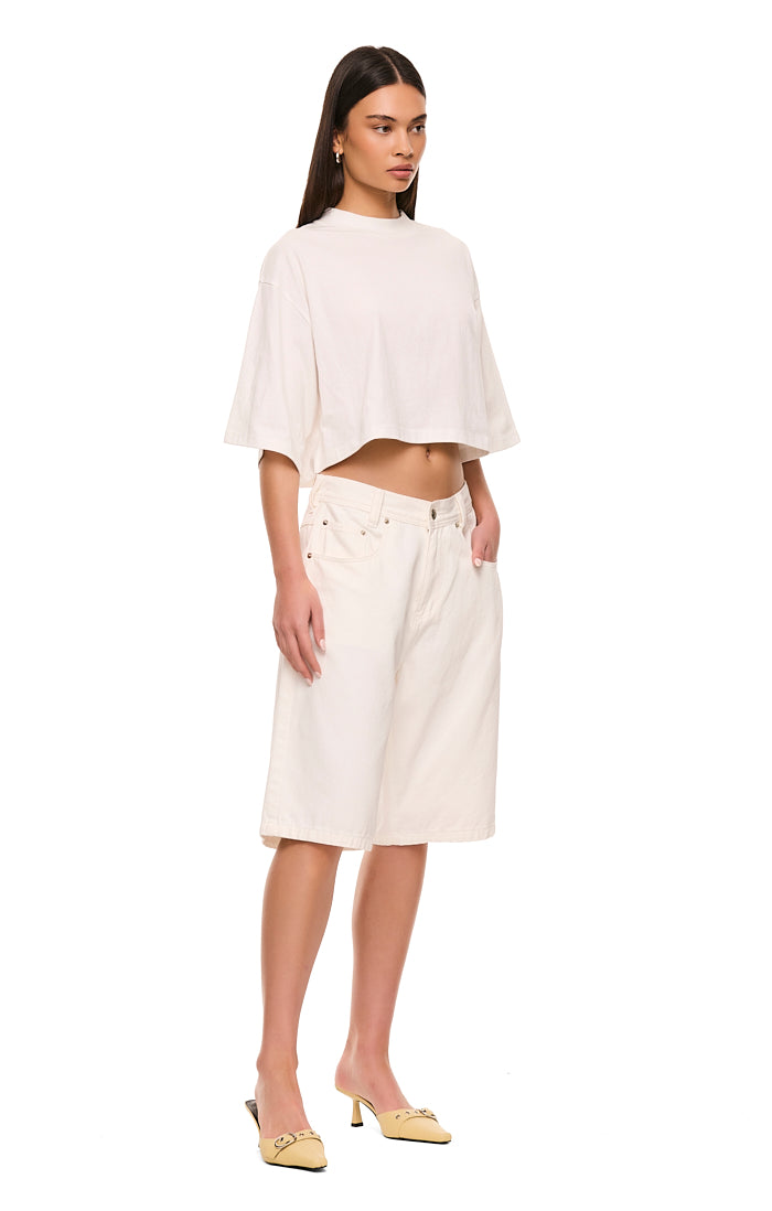 THE MAXWELL WHITE SHORT | model