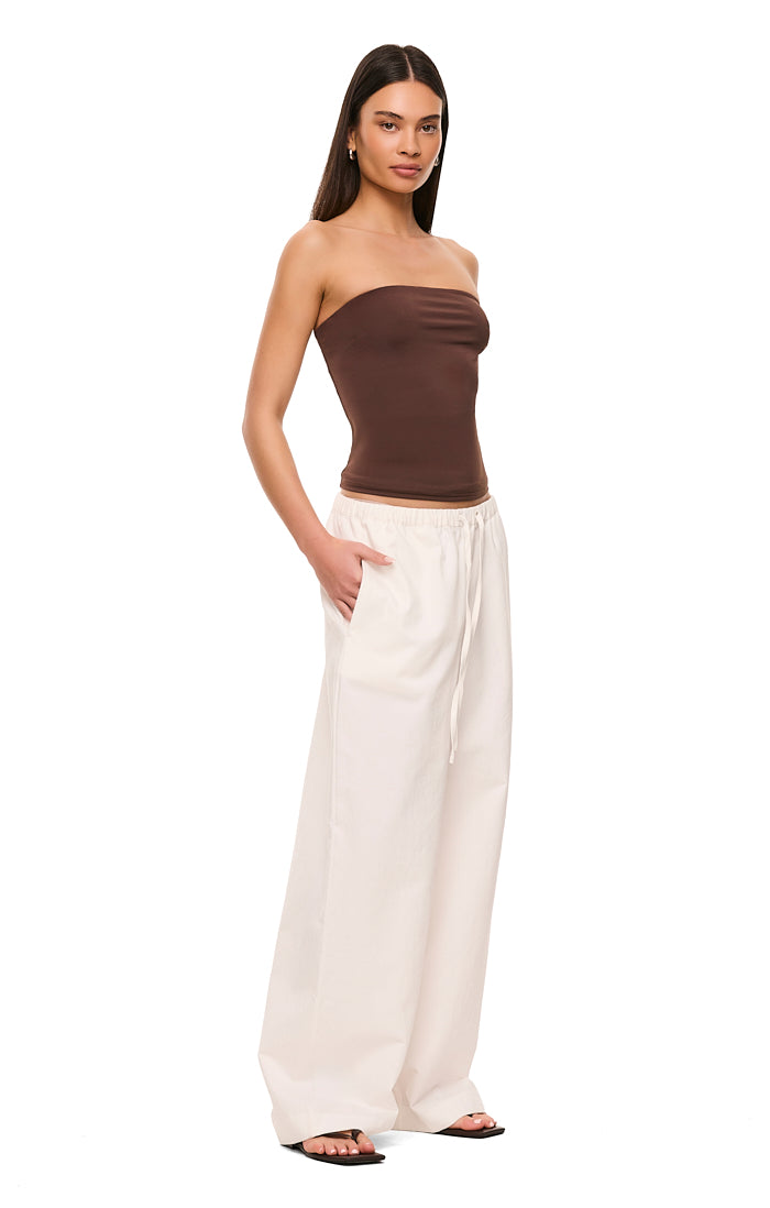 THE FERGIE CHOCOLATE BANDEAU | MODEL