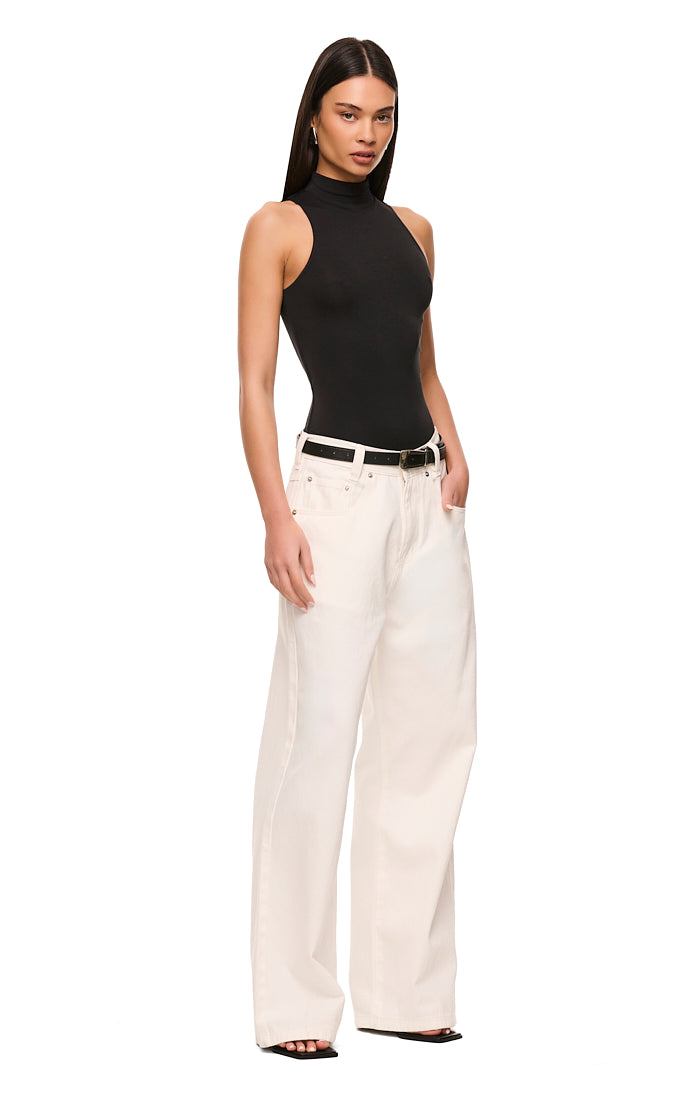 THE MAXWELL WHITE JEAN | model