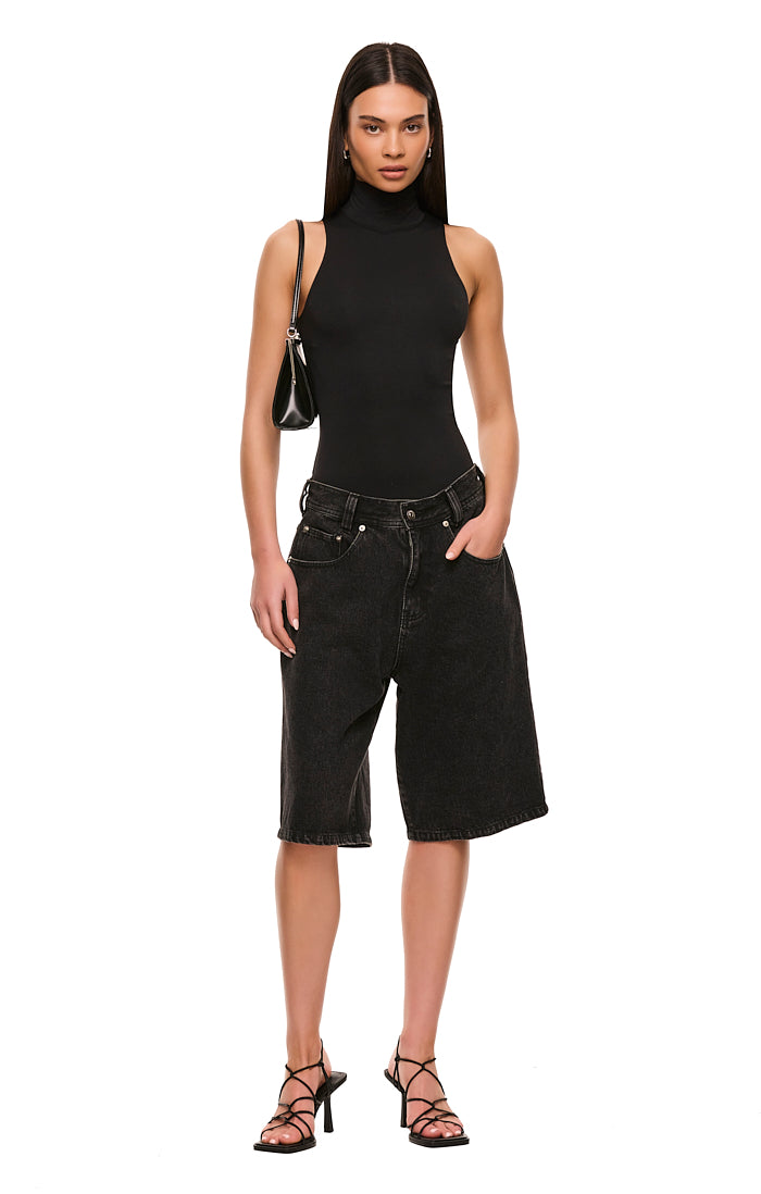 THE MAXWELL BLACK SHORT | model