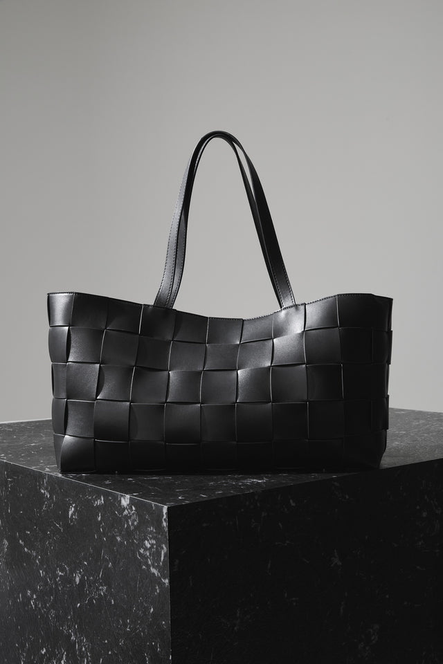 THE TILDA BLACK SILVER