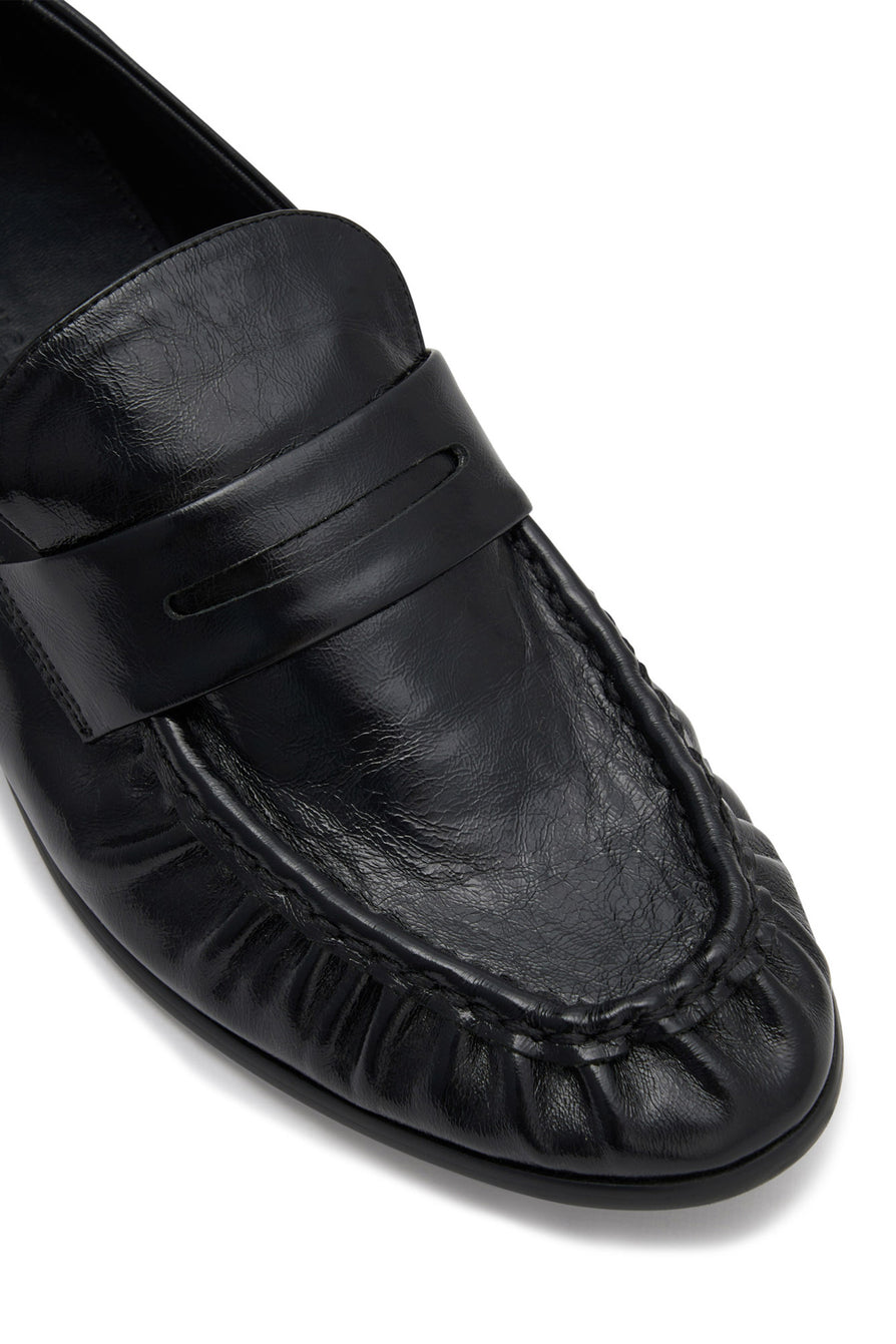 THE CAMDEN BLACK LOAFER
