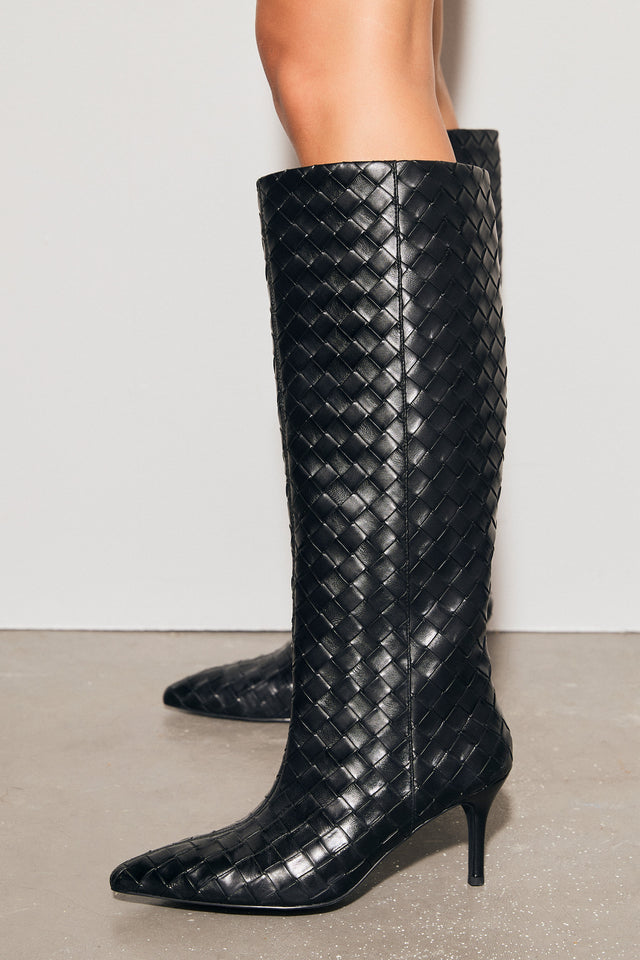 THE SEREN BLACK CROSSHATCH BOOT