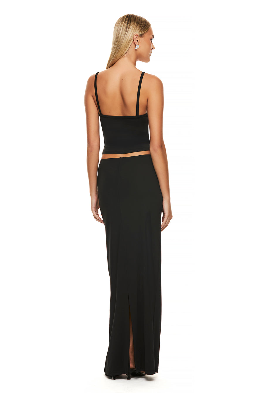 THE HENRY BLACK SKIRT | model