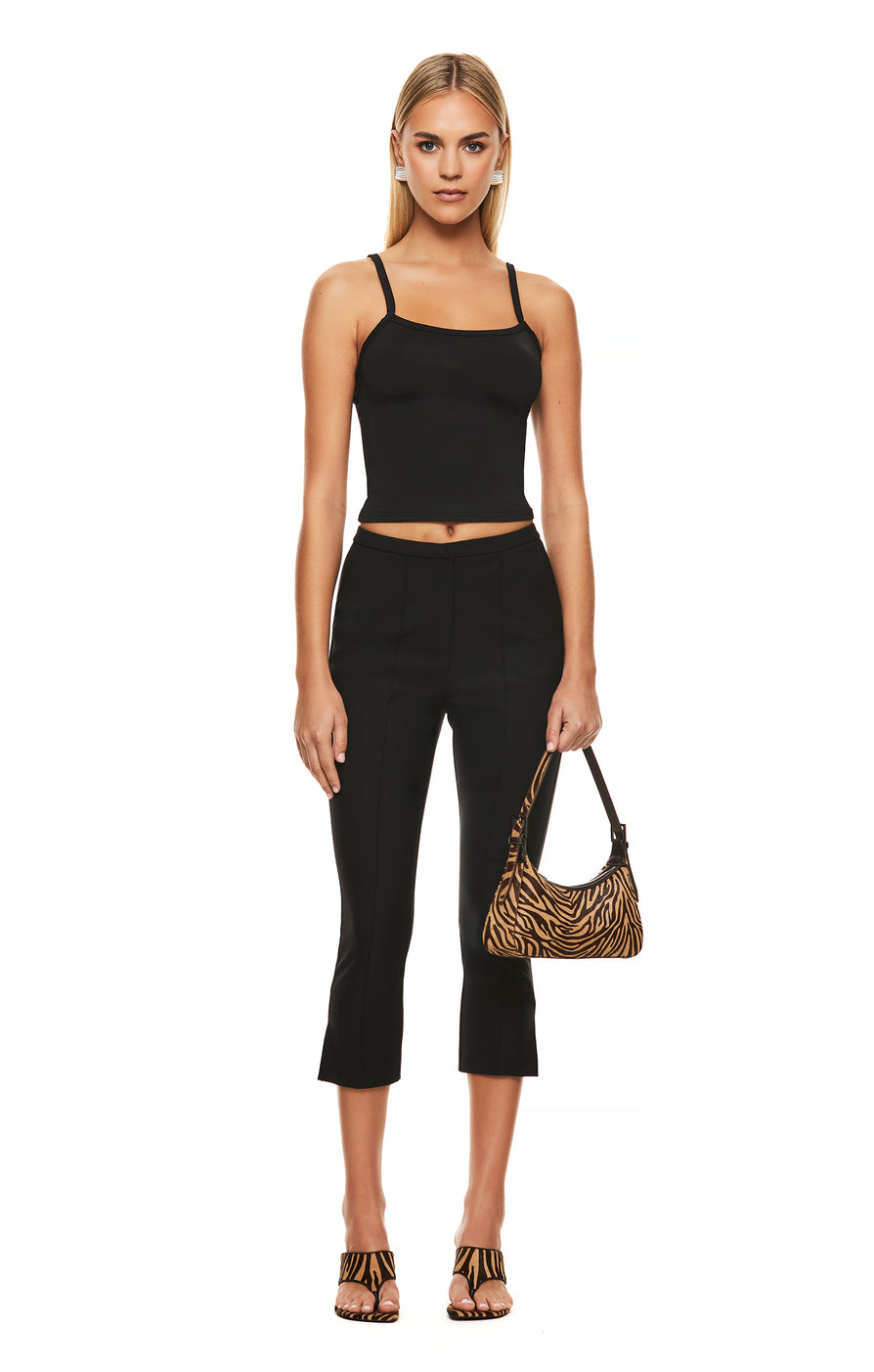 THE SHILOH BLACK CAPRI PANT | model