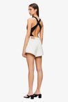 THE SKYLAR ECRU SHORT | model