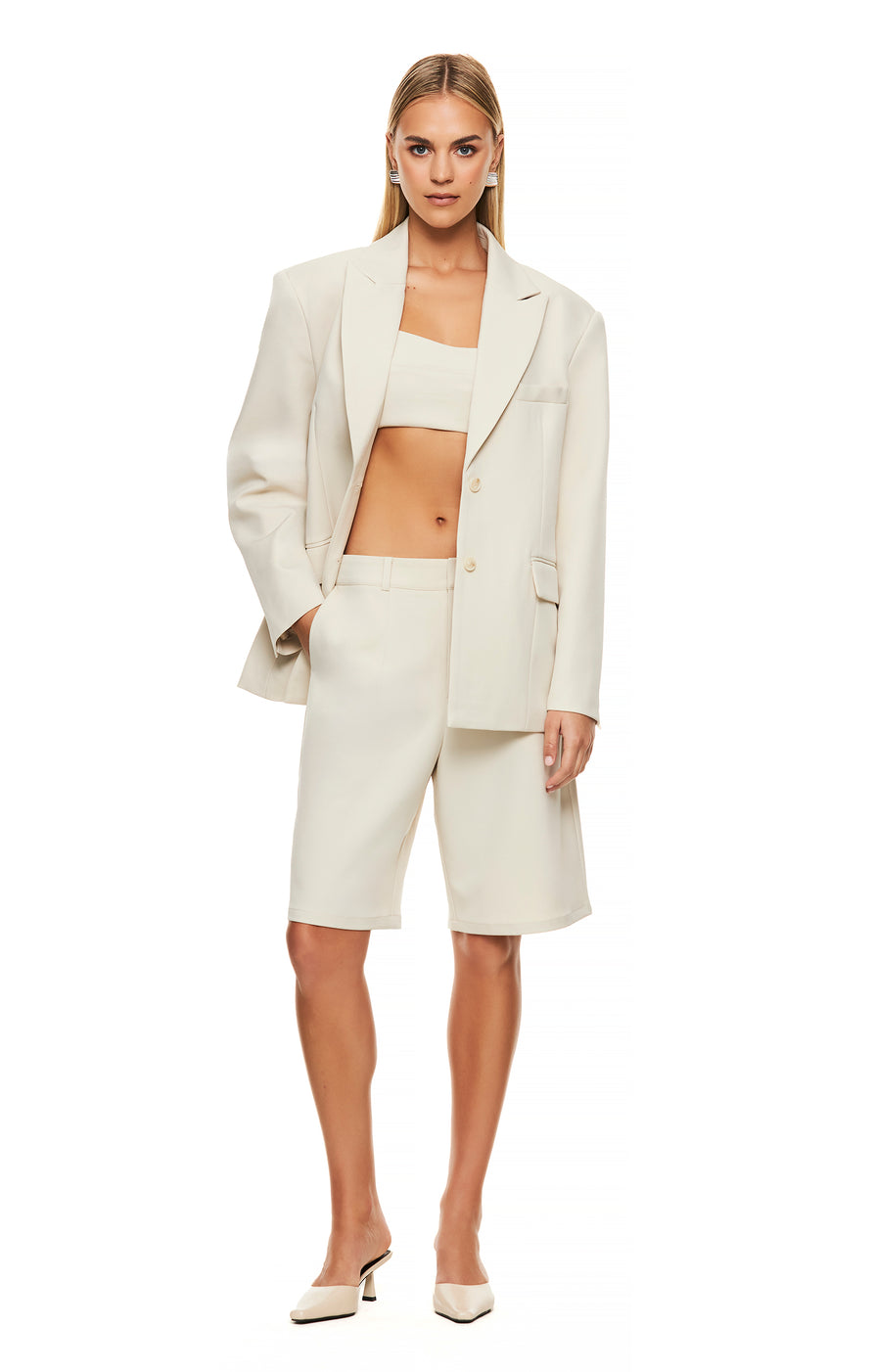 THE ISLA OYSTER BLAZER | model