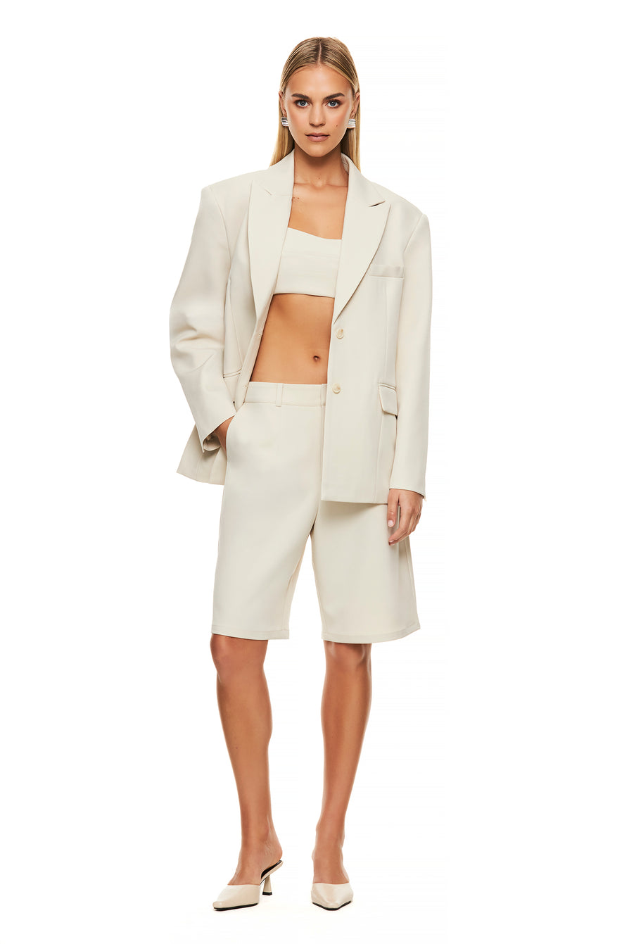 THE ISLA OYSTER BLAZER | model