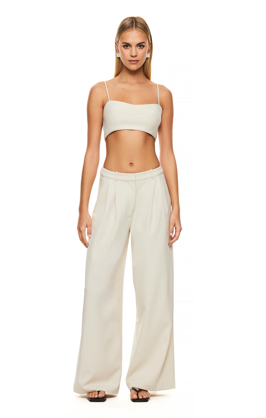 THE ISLA OYSTER PANT | model