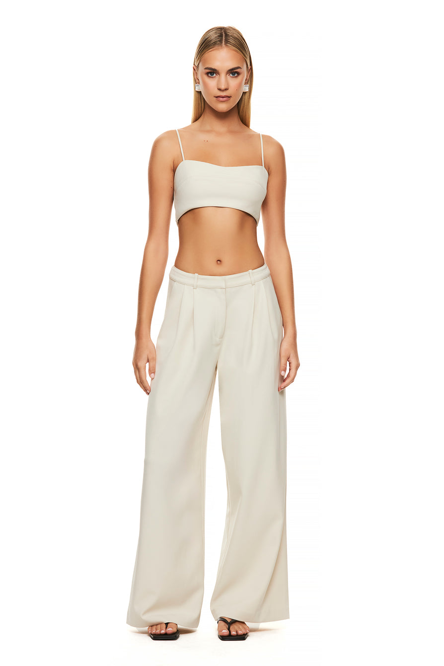 THE ISLA OYSTER PANT | model