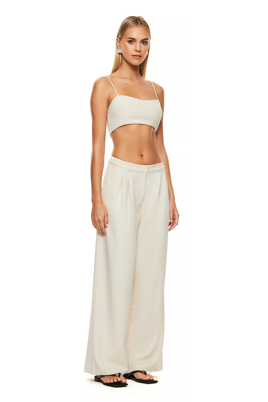 THE ISLA OYSTER PANT | model