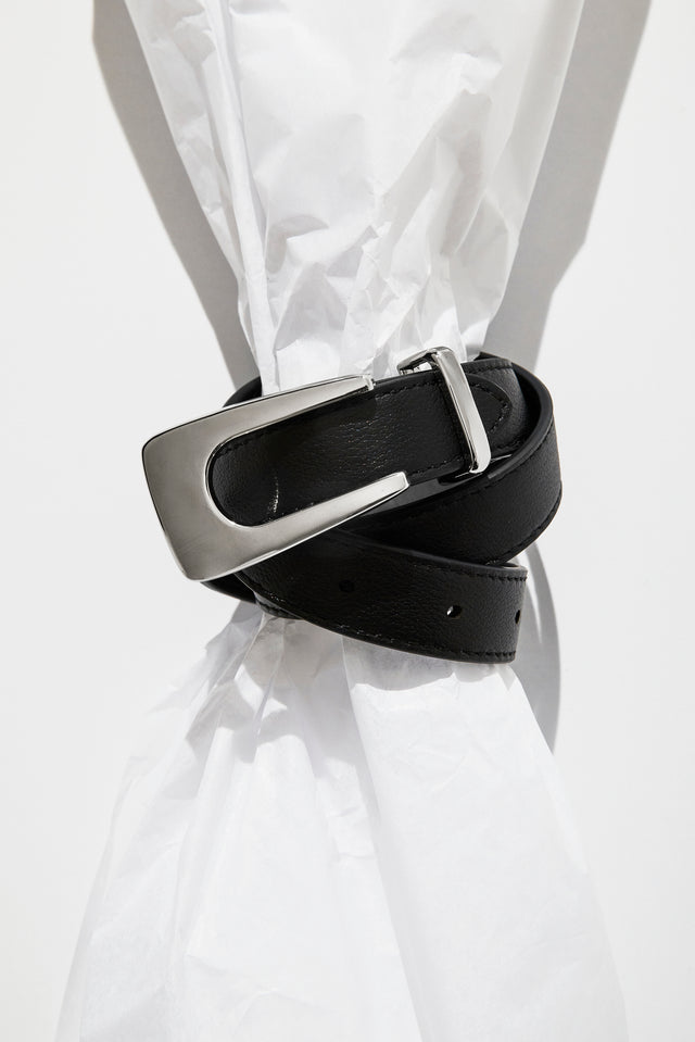 THE STASSIE BLACK SILVER BELT