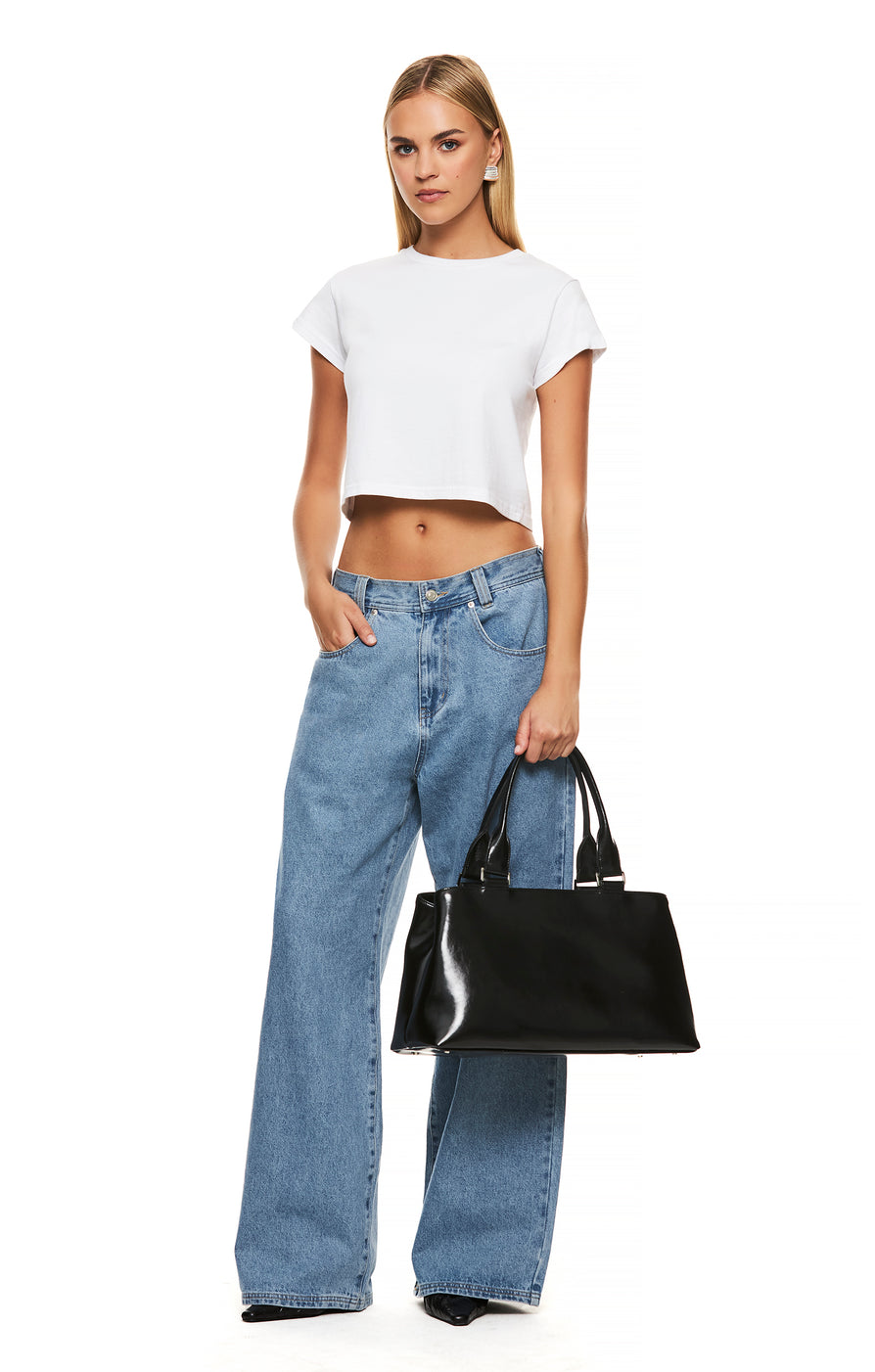 THE HUDDY BLACK BAG | model