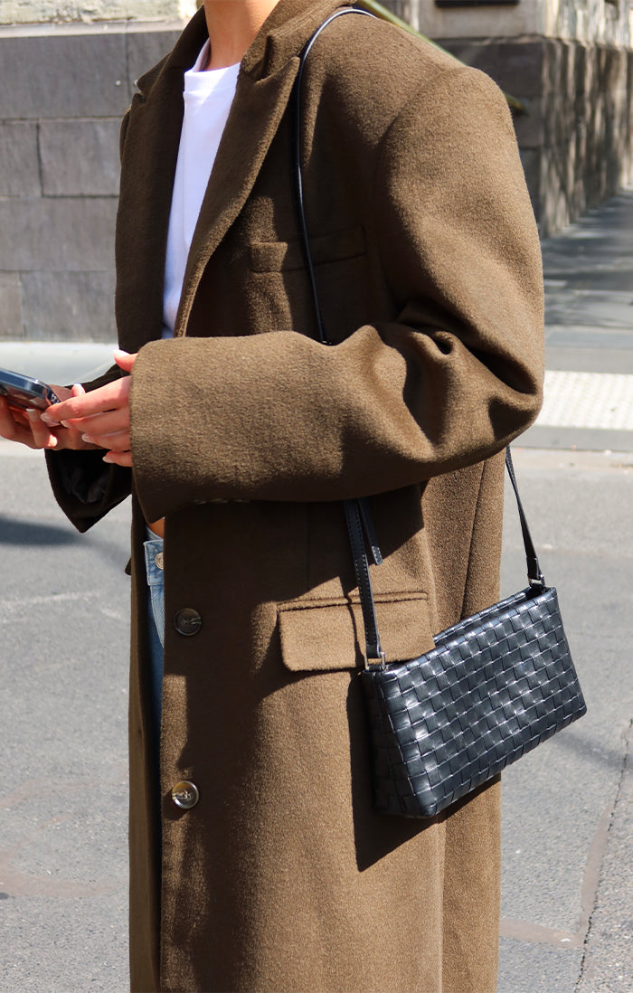 THE COURTNEY BLACK CROSSBODY BAG