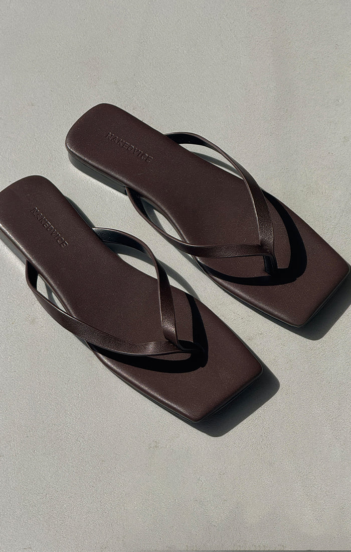 THE ISOLA ESPRESSO THONG | LIFESTYLE