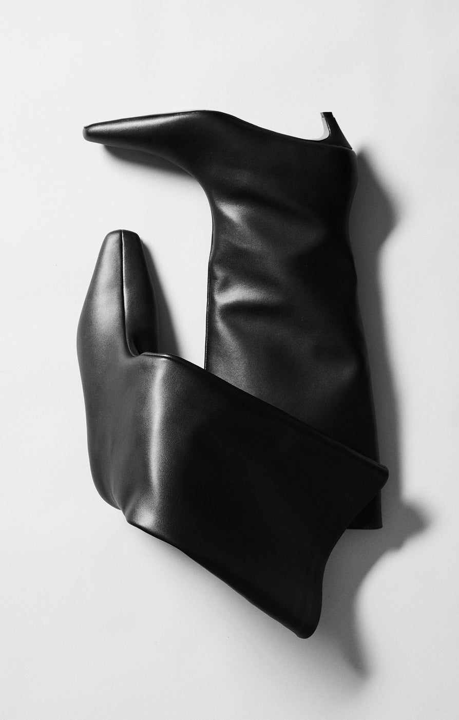THE SARINA BLACK BOOT | LIFESTYLE