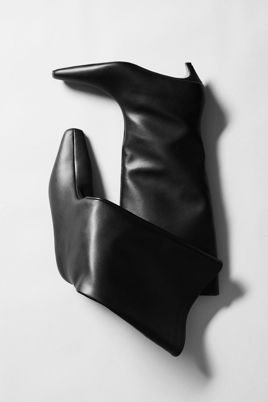 THE SARINA BLACK BOOT | LIFESTYLE