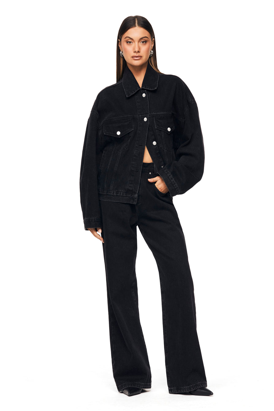 THE MAXWELL BLACK JACKET | model