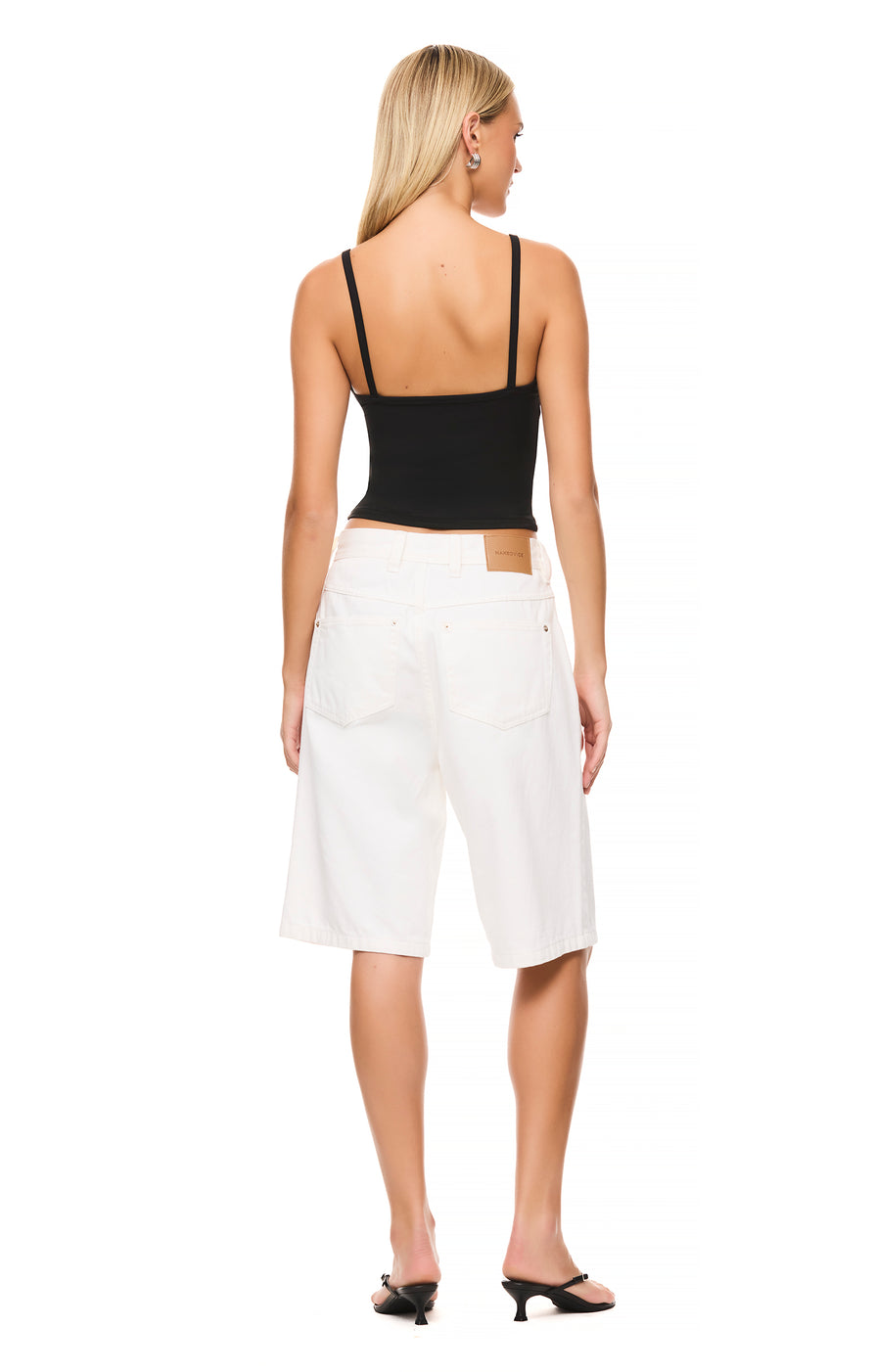 THE MAXWELL WHITE SHORT | model