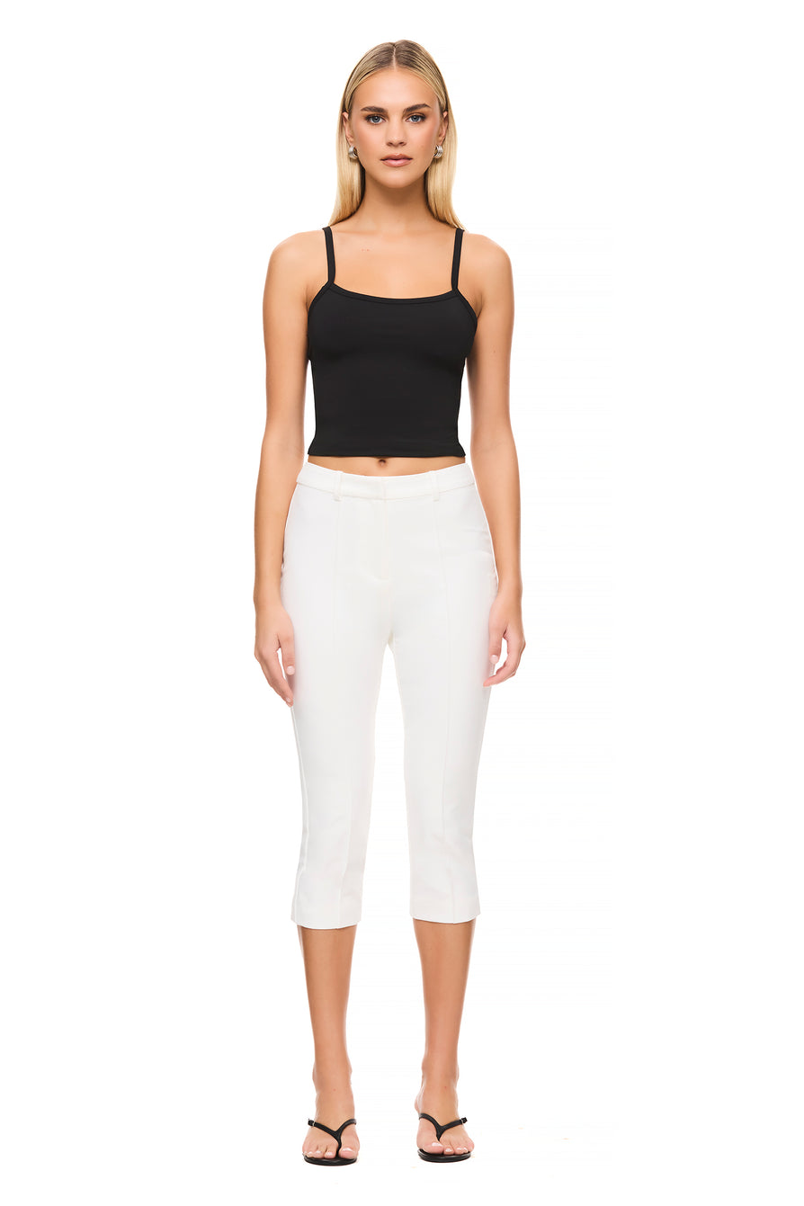 THE DOMINIQUE WHITE CAPRI PANT | model
