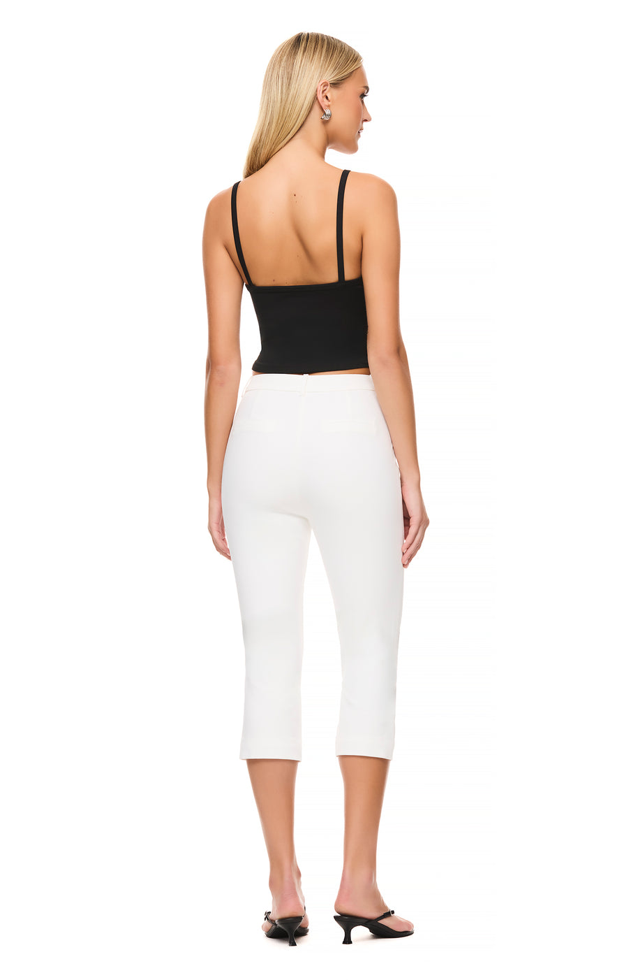 THE DOMINIQUE WHITE CAPRI PANT | model