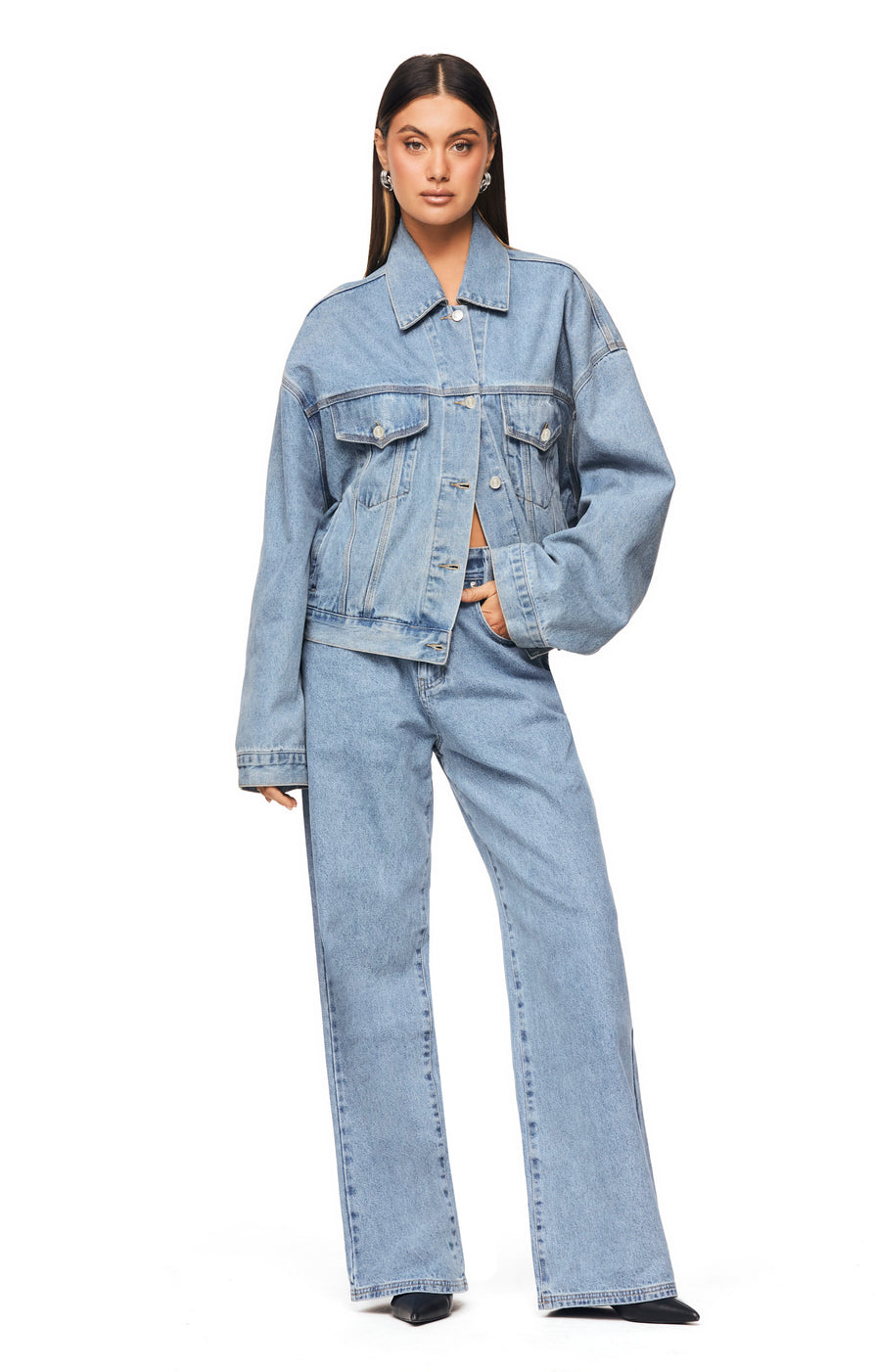 THE MAXWELL BLUE JACKET | model
