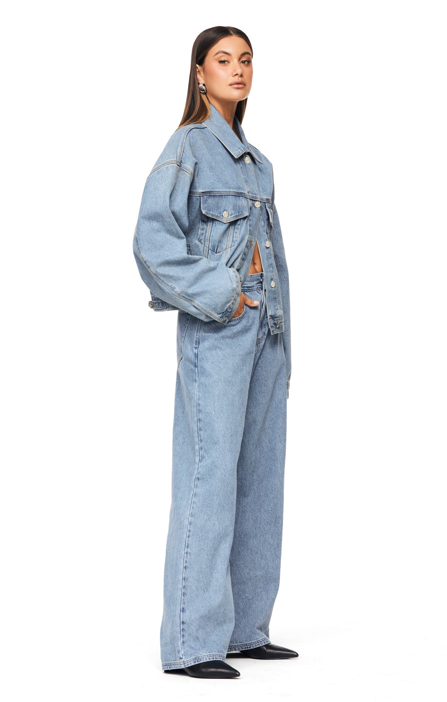 THE MAXWELL BLUE JACKET | model