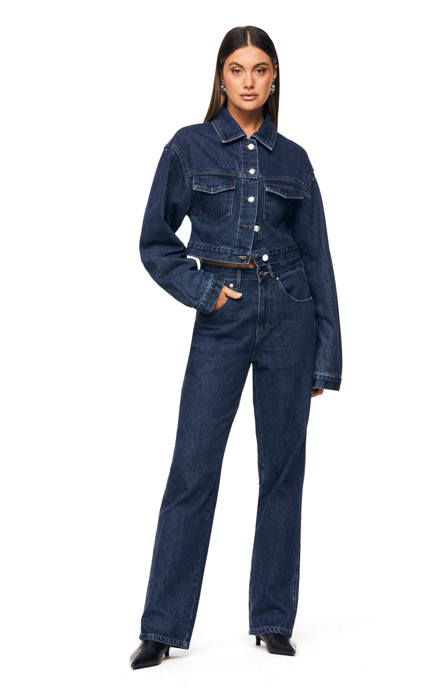 THE XAVIER INDIGO JACKET | model