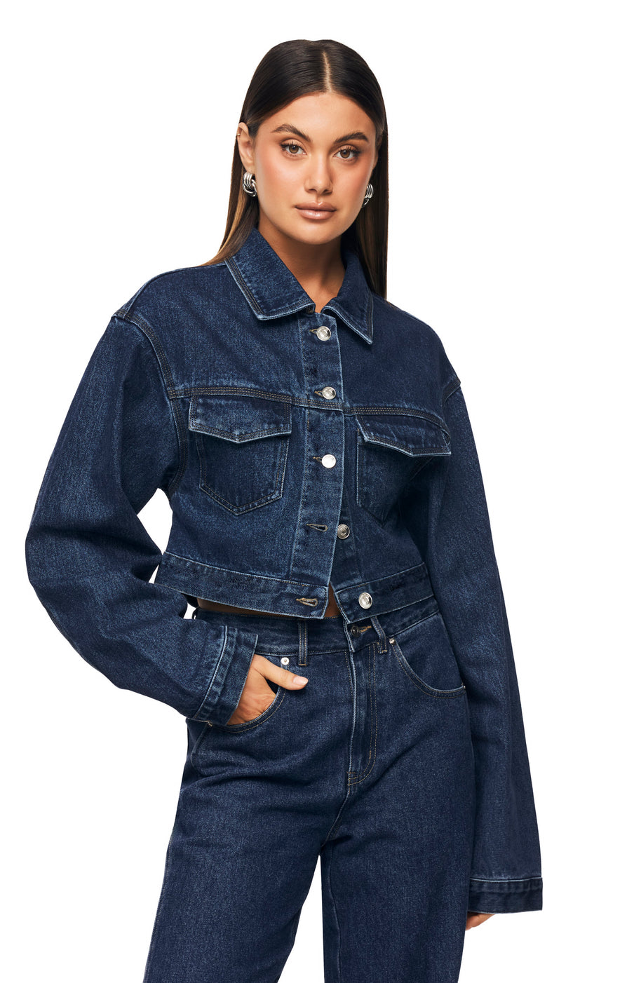 THE XAVIER INDIGO JACKET | model