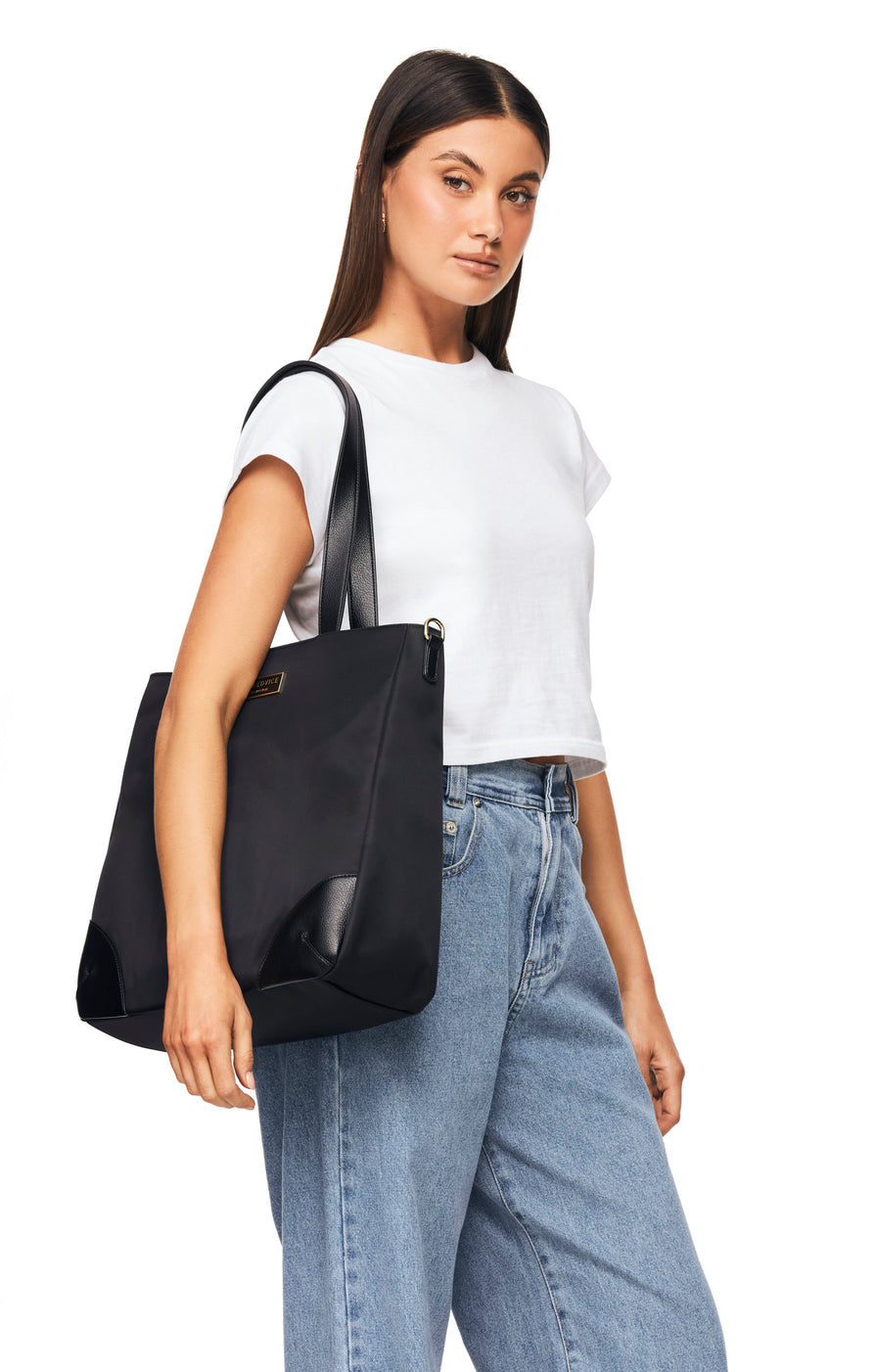 THE ALFIE GOLD | model