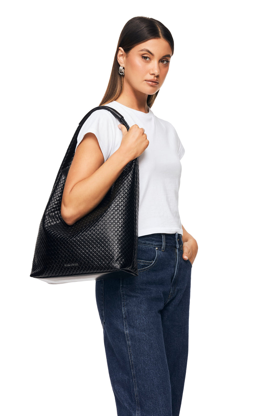 THE JAMES | model
