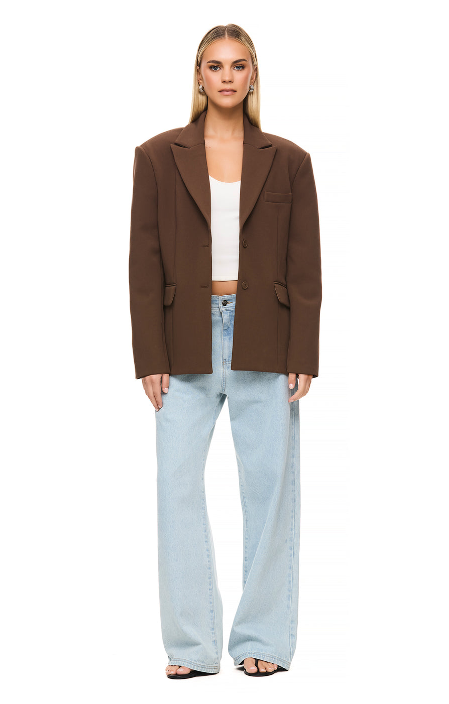 THE ISLA BROWN BLAZER | model