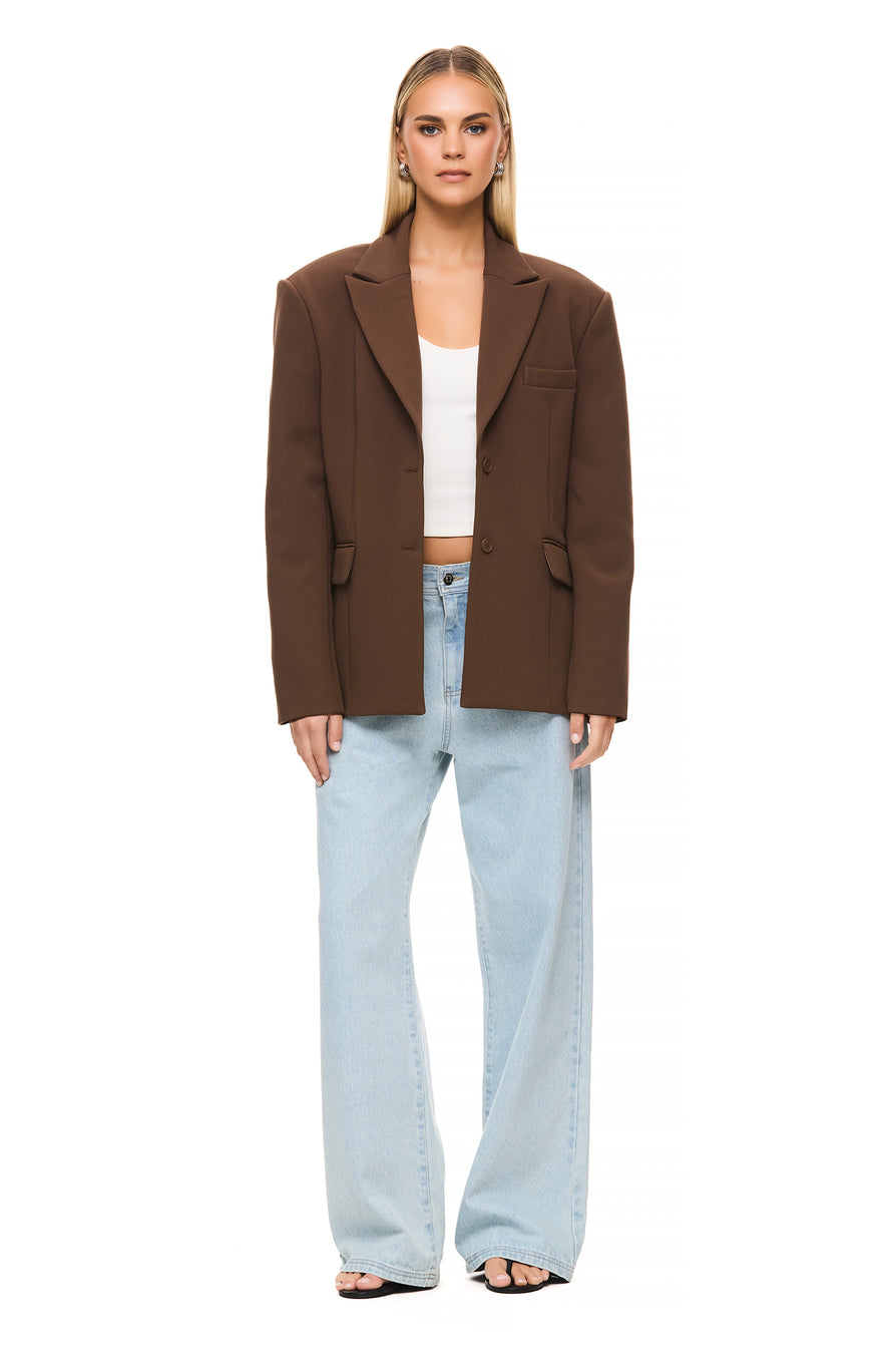 THE ISLA BROWN BLAZER | model