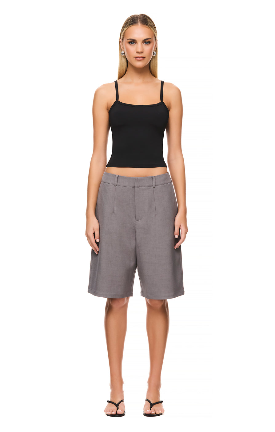 THE XANDER SLATE SHORT | MODEL