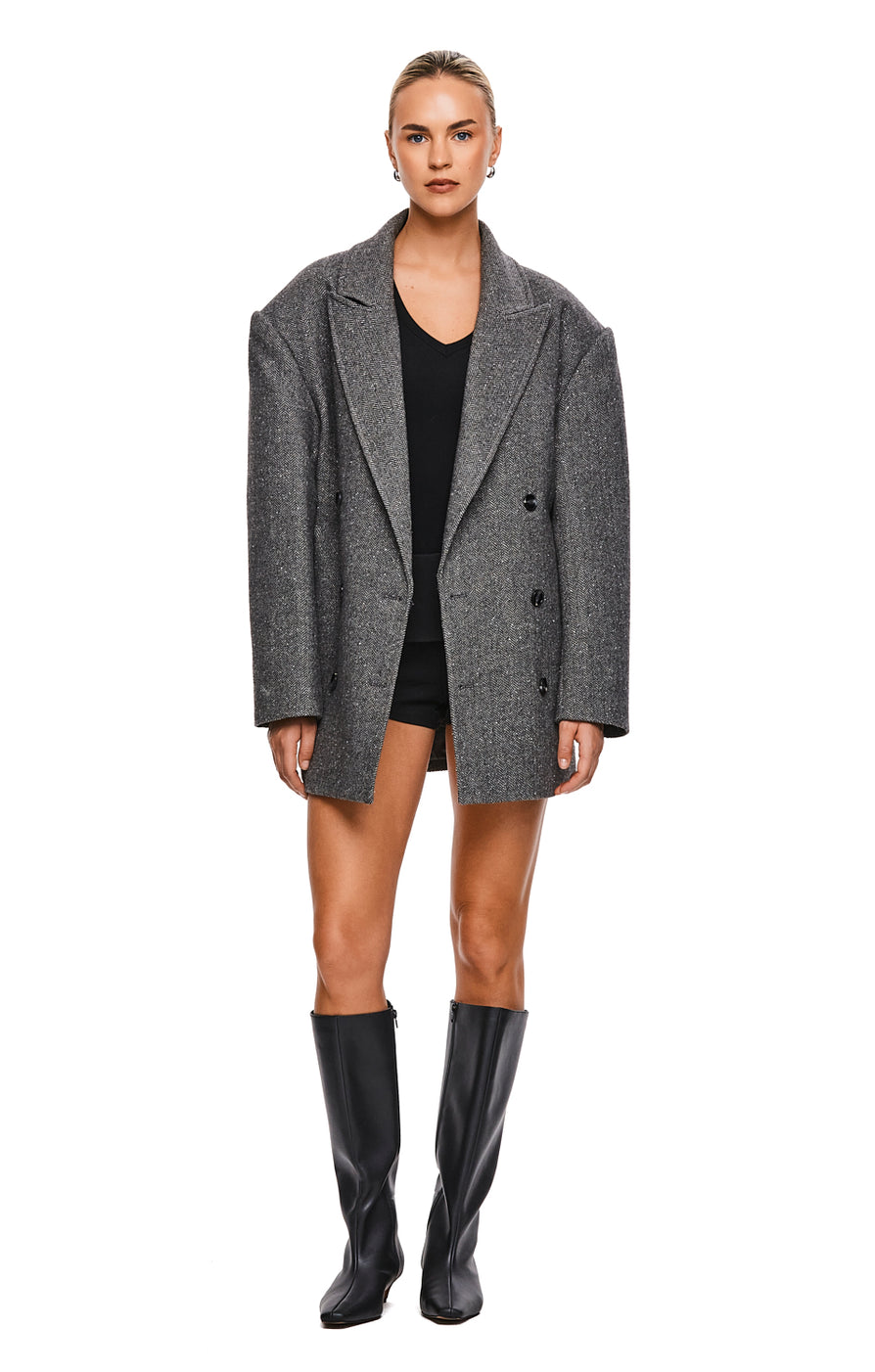 THE LINCOLN GREY BLAZER | MODEL