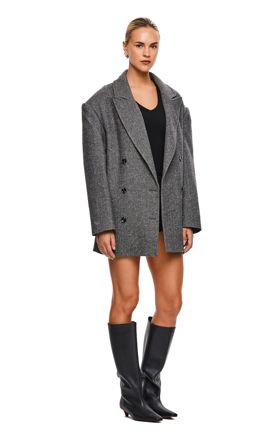 THE LINCOLN GREY BLAZER | MODEL