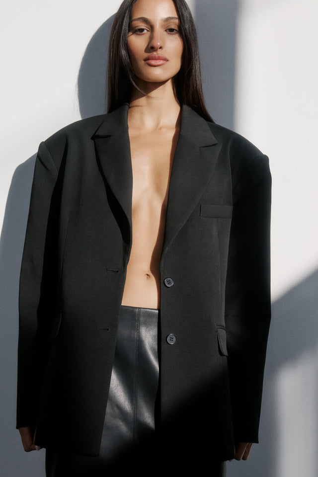 THE ISLA BLACK BLAZER 