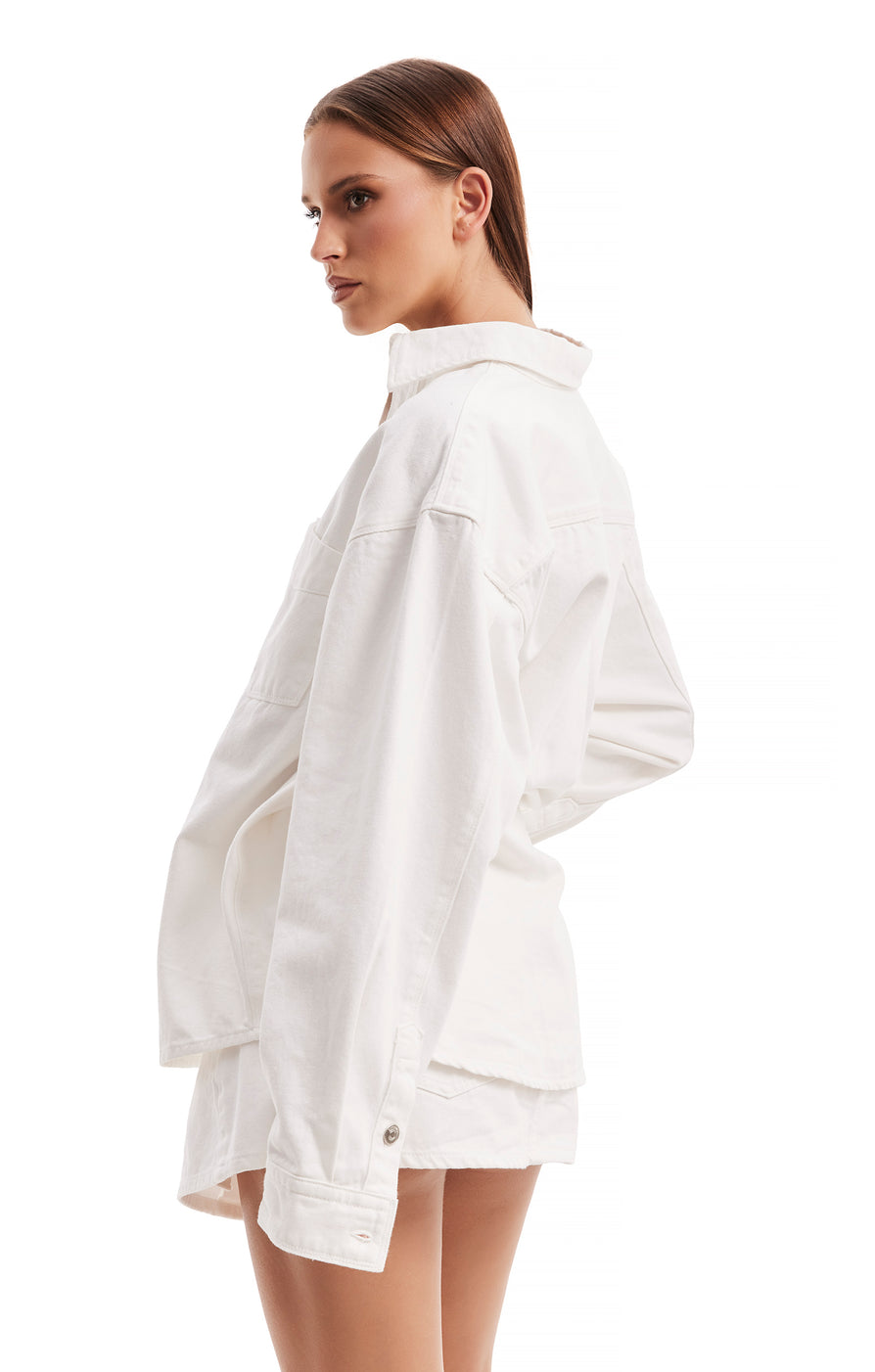 THE SANA SHIRT WHITE | model