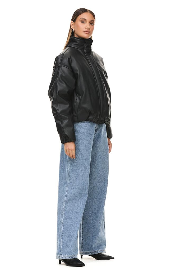 THE ROHAN BLACK JACKET | model